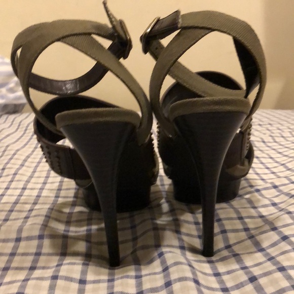 apostrophe heels - Picture 3 of 7